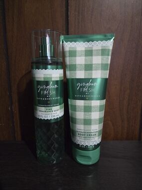 Bath & Body Works Gingham Fresh Fragrance Mist & Body Cream Set